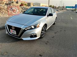 نيسان ألتيما